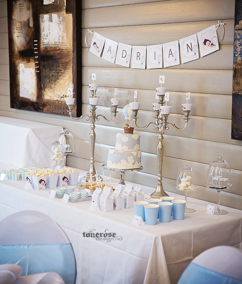 Dessertbord til barnedåp - i lyseblått, tema luftballong
