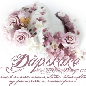 2 etg Dåpskake – hvit, gammelrosa, lyserosa - romantiske blomster og blomsterkrans på prinsessa!