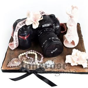 Nikon D7000 kake, med rosa stilettsko